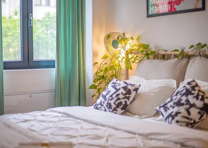 Chic 1br - Amzei Square Апартаменти Бухарест