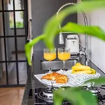 Apartment Chic 1br - Amzei Square Bucharest