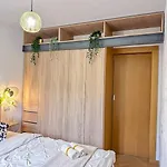 Chic 1br - Amzei Square Apartment Bucharest