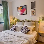 Chic 1br - Amzei Square Apartment Bucharest